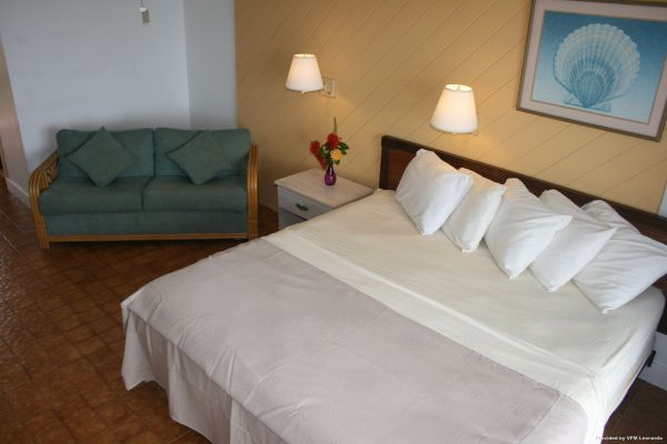 Hotel on the Cay (Altona)